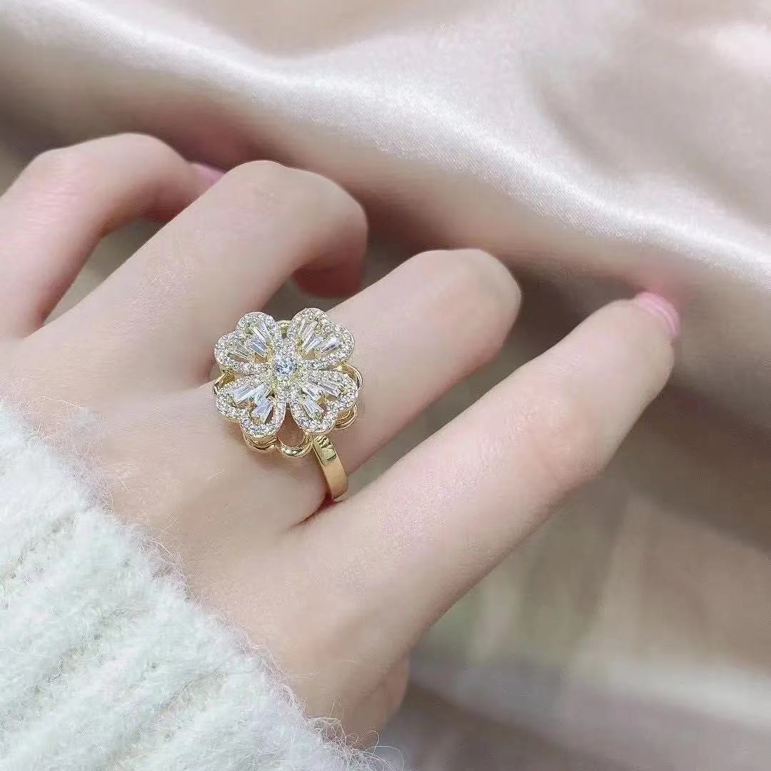 (🎅EARLY CHRISTMAS SALE-49% OFF)🎁Four-Leaf Clovers Rotating Ring - Buy 3 Free Shipping
