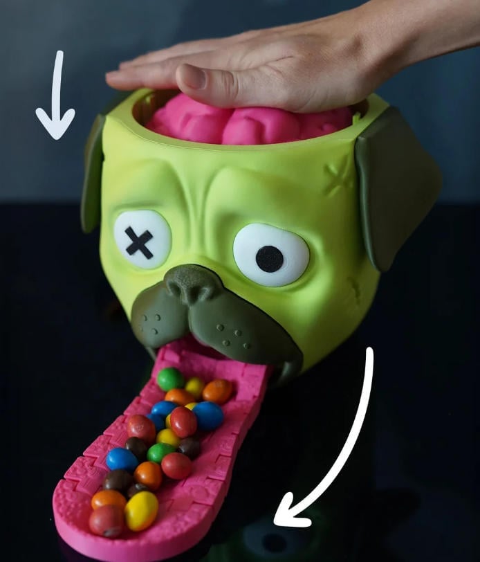 Candy Creeper Pug - Candy Dispenser🧟‍♀️🐶