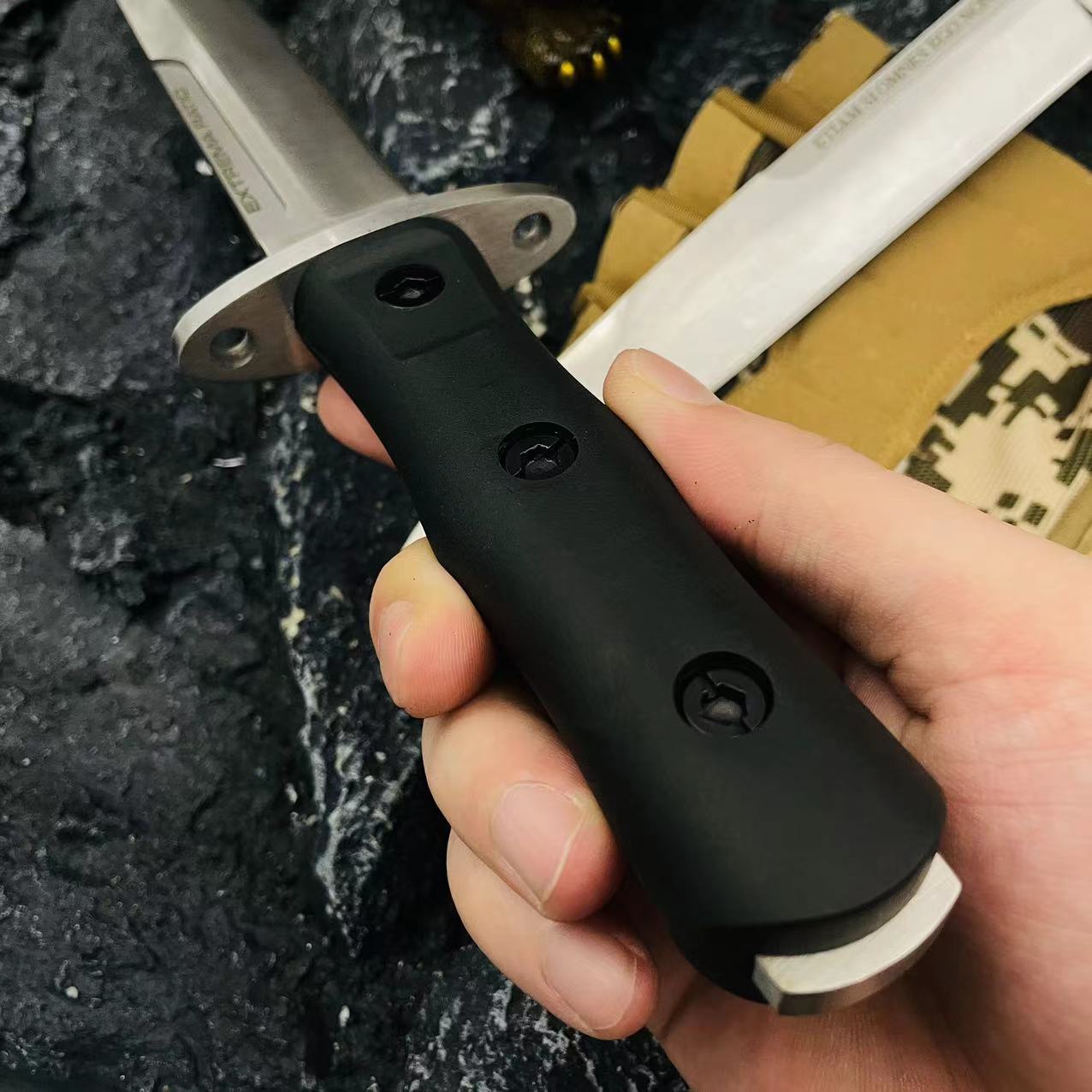 Multifunctional outdoor self-defense knife (with Bandage)