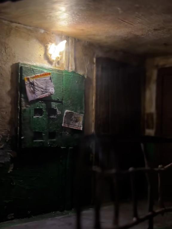 Backstairs Lightbox – Miniature Life Scene with Urban Decay & Real Glow
