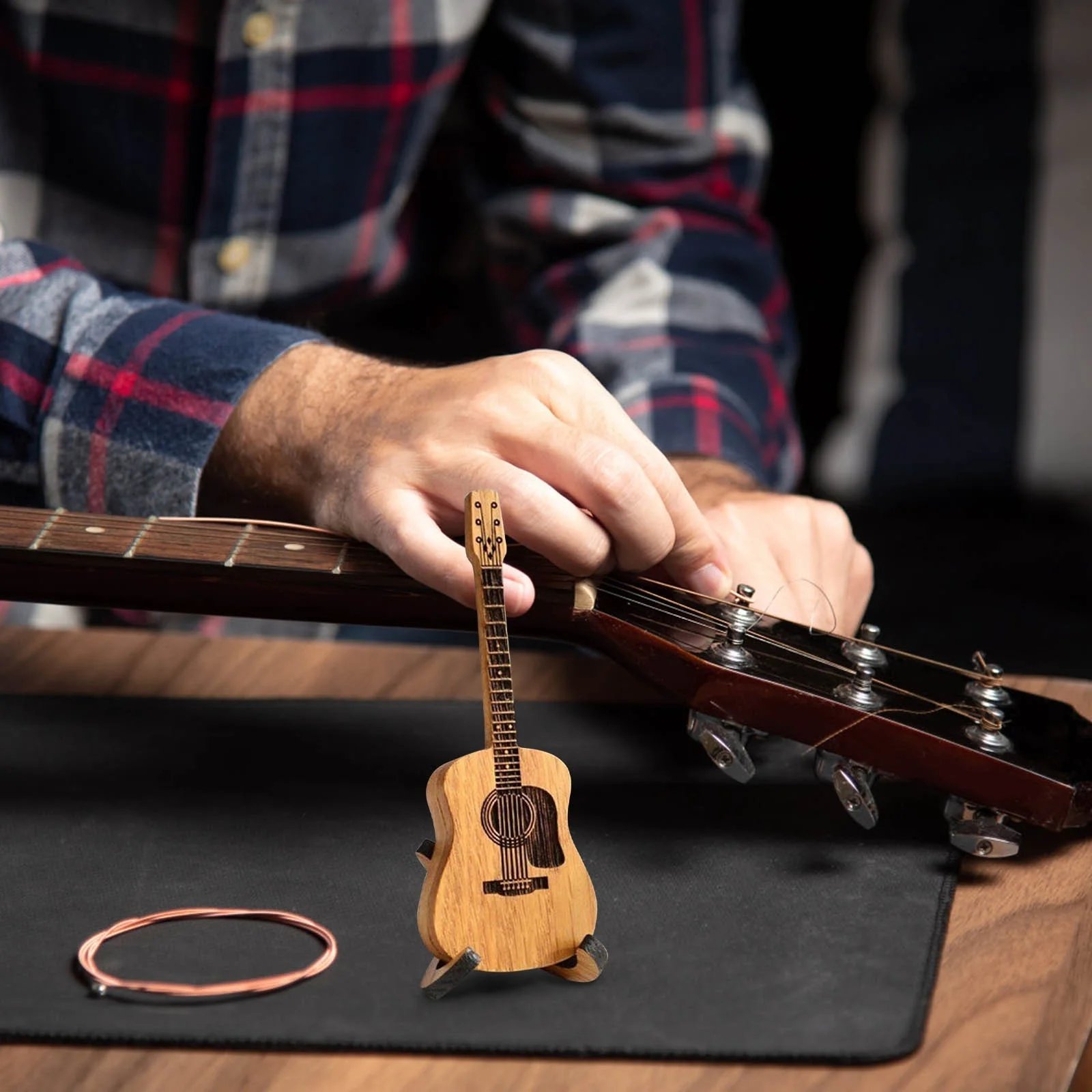 Mini Cute Edition Wooden Guitar Plectrum Case With Guitar Stand