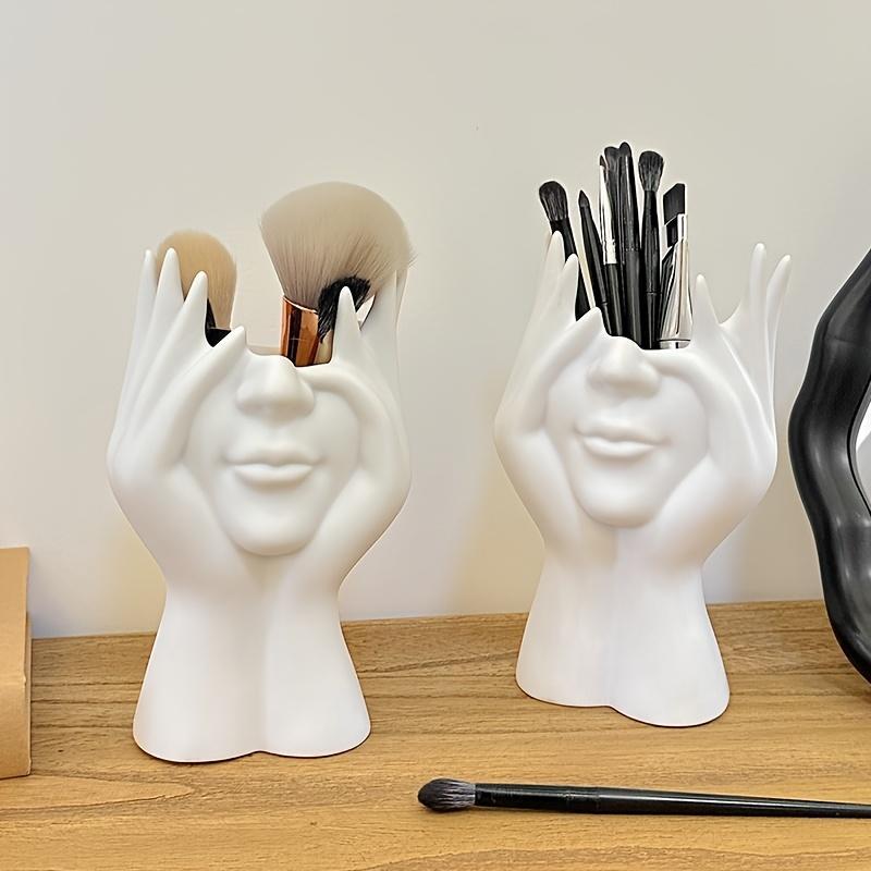 🎁TikTok Last Day Sale - 70% OFF🎉Creative hand-shaped makeup brush holder  flower stand