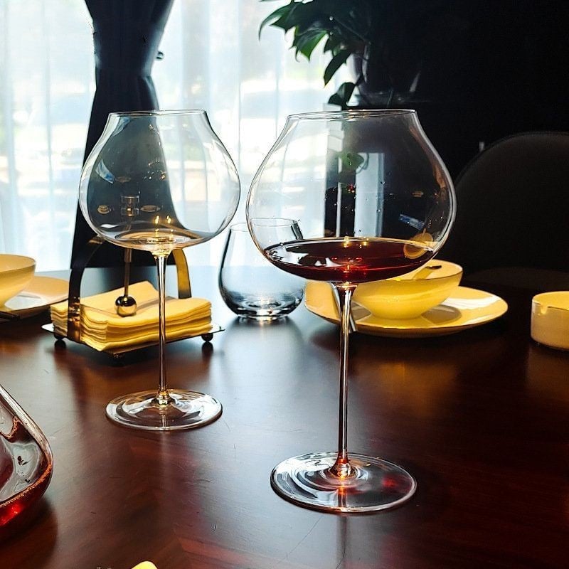 Rona Crystal Pinot Noir Wine Glass