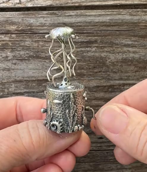 🎁TikTok Last Day Sale - 70% OFF🎉Handcrafted Silver Clay Automata –🐔 The Funny Silver Chicken Toy 🐔