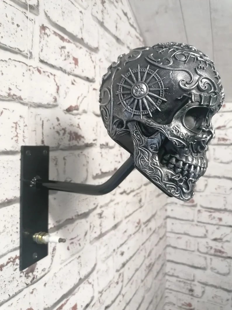 🔥LAST DAY SALE 49% OFF 🏴‍☠️Motorcycle helmet and jacket skull holder🔥BUY 2 FREE SHIPPING