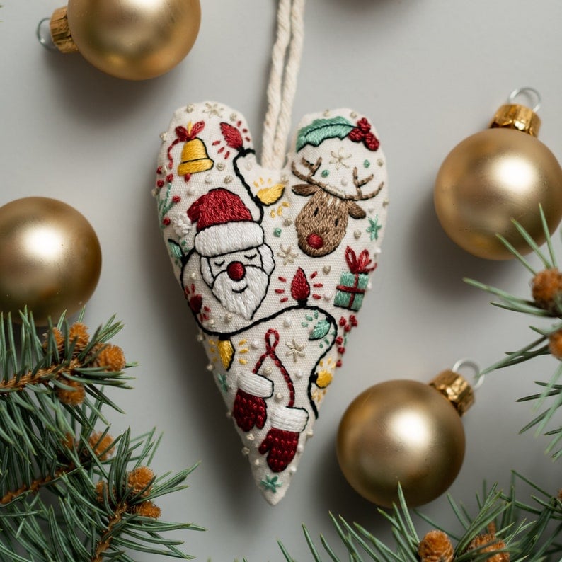 🔥Last Day Promotion 70% OFF🔥DIY Heart Shaped Hand Embroidered Christmas Ornament/Ornament Kit
