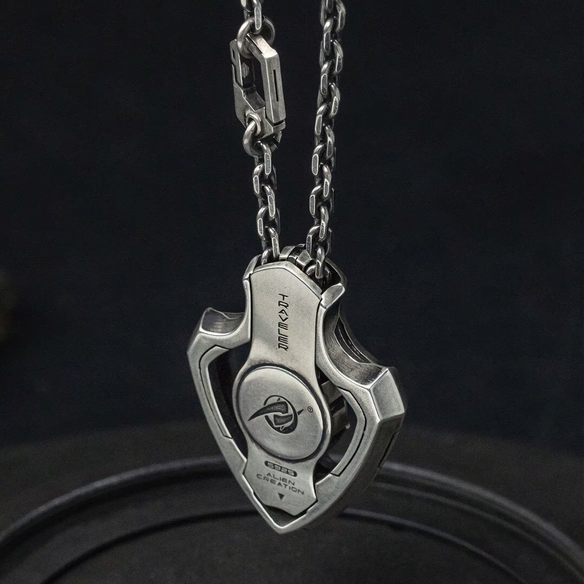 🔥Black Friday Sale⚙️Shuttler Mechanical Rotatable Gear Pendant Necklace