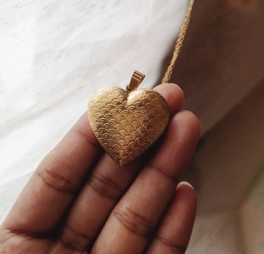 Handmade Fluttered Grace Pendant ✨🦋-Butterfly intertwined with heart