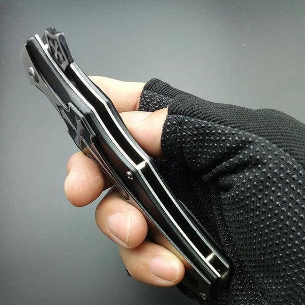 Spring-assisted folding knife. Perfect for hunting, camping.