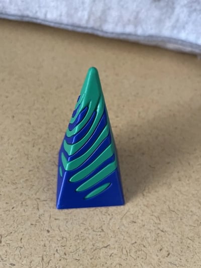 🔥Last Dat 50% OFF🔥Impossible Pyramid Passthrough Sculpture