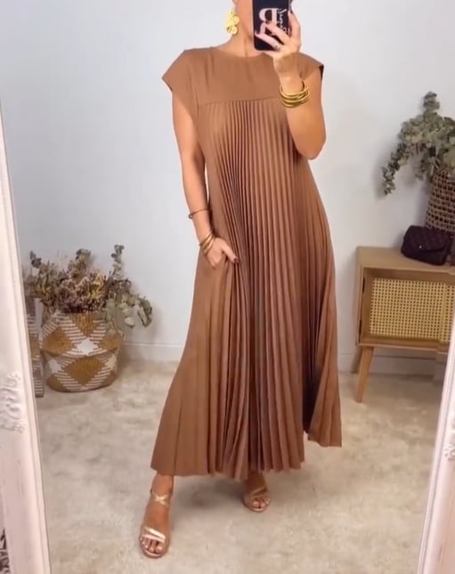 🔥Last Day Promotion 70% OFF🔥Pleated Simple Solid Color Dress