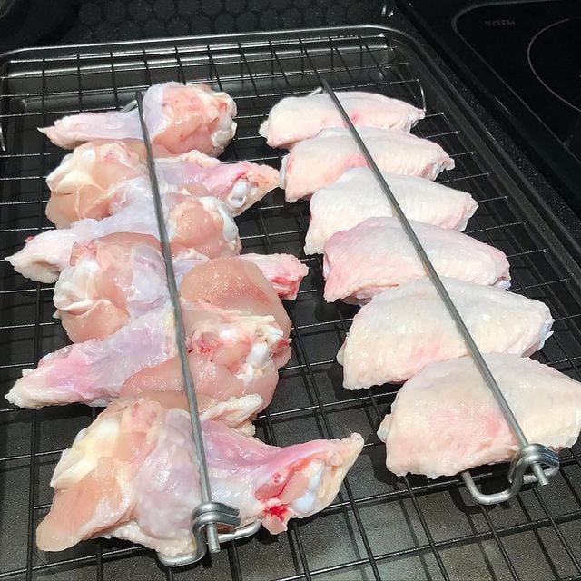 🔥Last Day Sale - 50% OFF🐔Wing Rails make it easier to grill your chicken wings!🍗