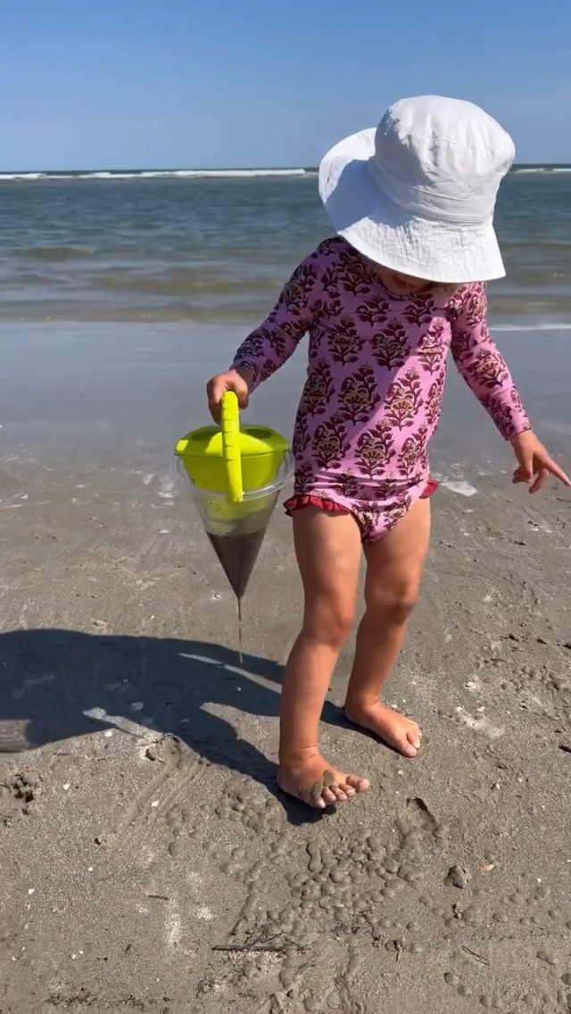 🏖️Spilling Funnel Sand and Water Mixing Toy