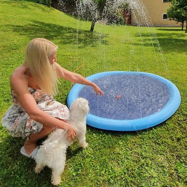 🐶Cool Canine: The Dog Sprinkler Mat for Hot Days