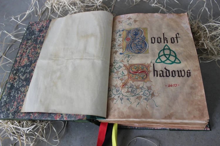 💥LAST DAY SALE 50% OFF💥DELUXE Charmed BOOK OF SHADOWS