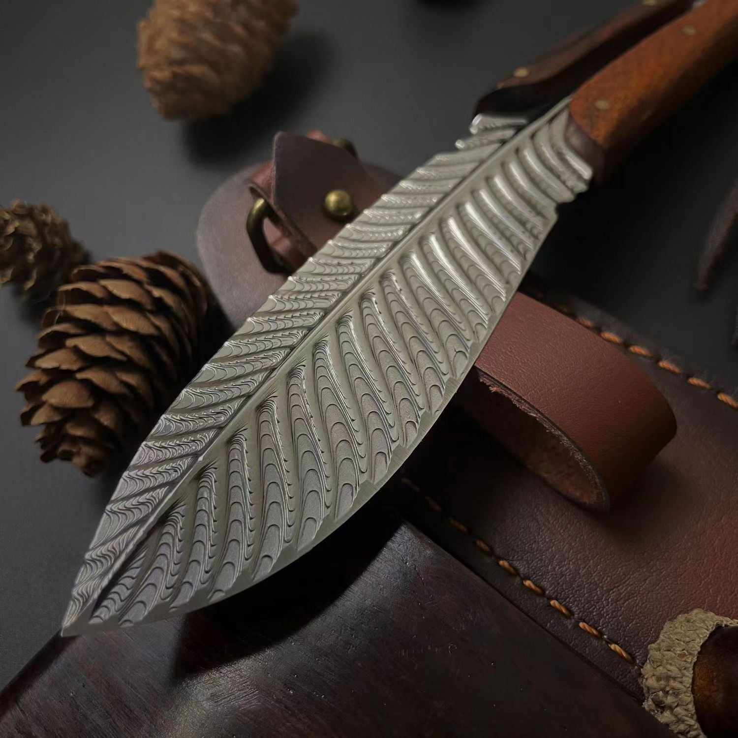 Handmade Damascus Phoenix Feather Pattern Outdoor Knife