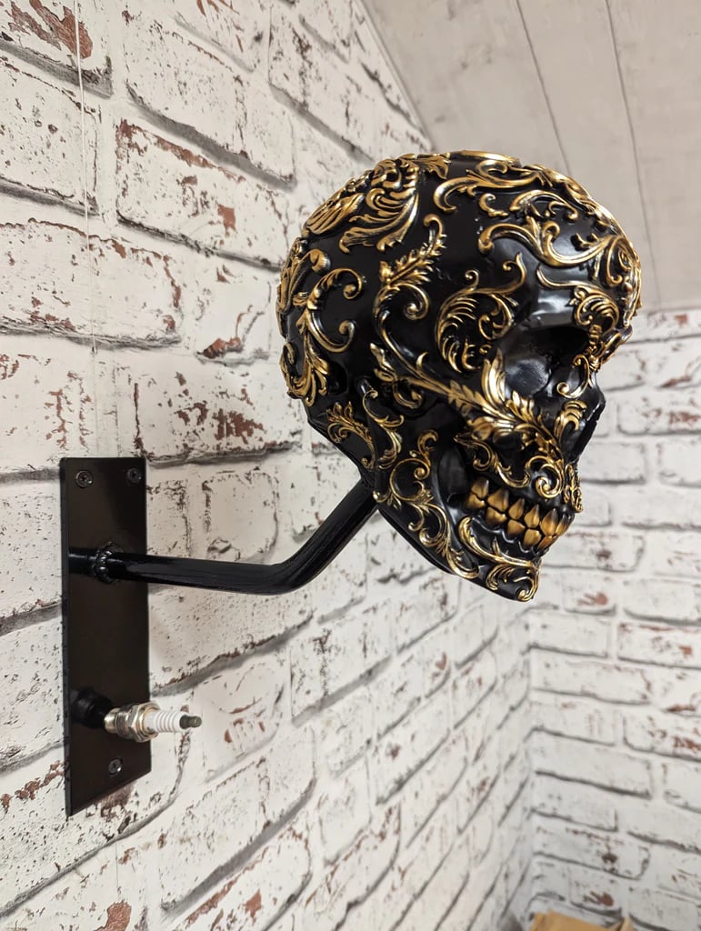 🔥Letzter Tag 50% RABATT -Totenkopfhalter für Motorradhelm und -jacke