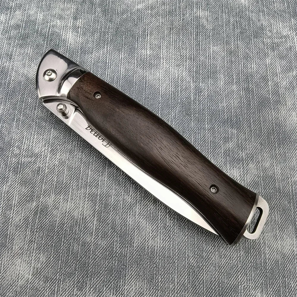Premium Pocket Knife •