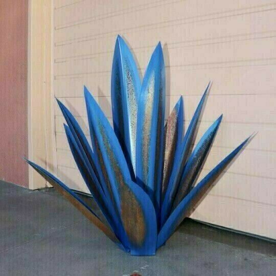 🌵Anti-rust Metal Led Tequila  Agave Plant-Perfect for garden