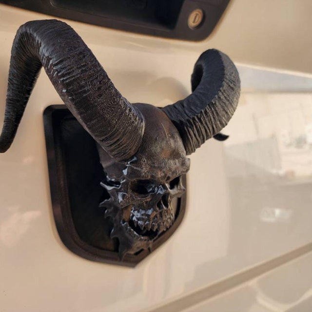 Hood Ram Skull Badge Ornament Emblem