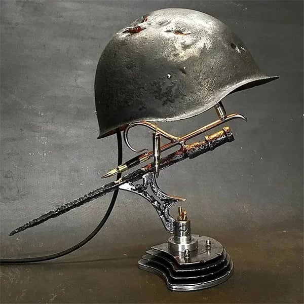 🔥Heißer Verkauf 49% Rabatt🔥Stahlhelm-Helm-Tischlampe