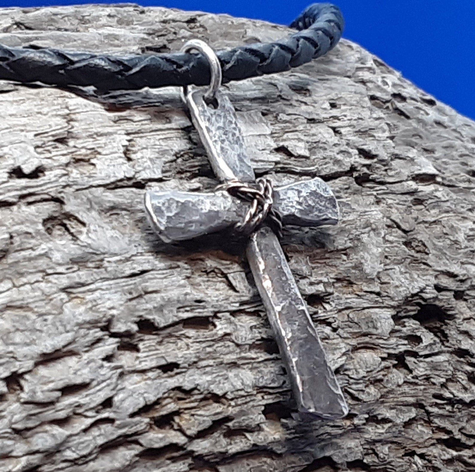 ✝️ 100% Handmade Silver Cross Healing The Soul(𝐂𝐡𝐚𝐝 𝐒𝐦𝐢𝐭𝐡 𝐇𝐚𝐧𝐝𝐦𝐚𝐝𝐞®)