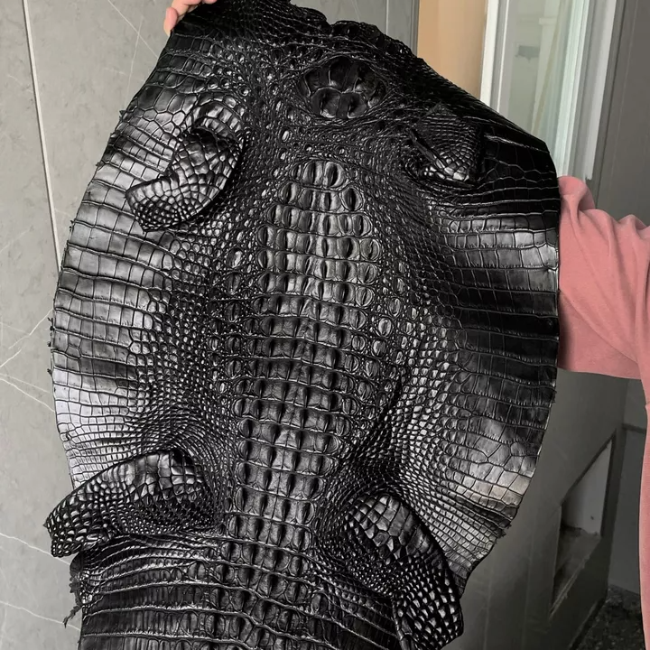 𝐁𝐄𝐀𝐑𝐀𝐓𝐓𝐄𝐍® Handmade Alligator Texture Wallet