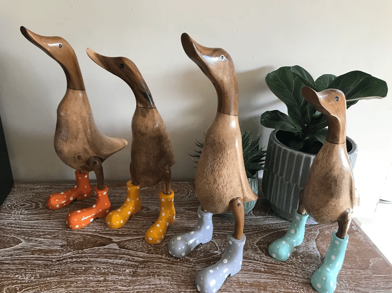 🔥Último Día 49%OFF🌈 Familia De Patos Con Botas De Agua Talladas A Mano💞