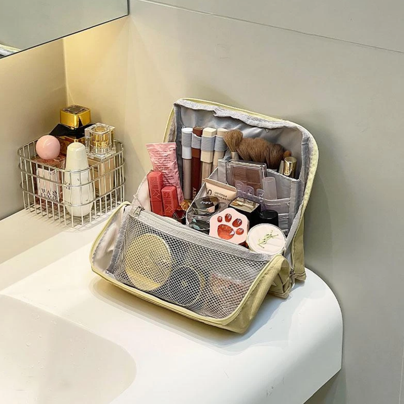 🔥Last Day Promotion 70% OFF🔥Portable Large Capacity Standing Makeup Bag