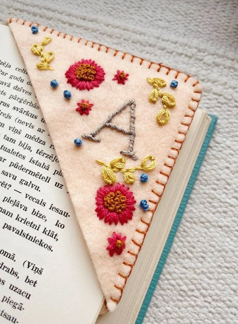 (🌲Early Christmas Sale- 50% OFF) Personalized Embroidery Felt Bookmarks