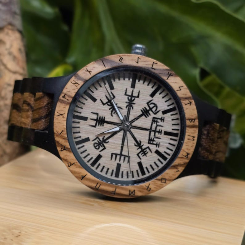 ⌚Wooden Engraved- Viking Compass Vegvisir Watch