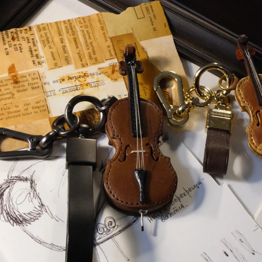 🔥Handmade Limited Edition - Crafted Leather Violin & Cello Keychain🎻