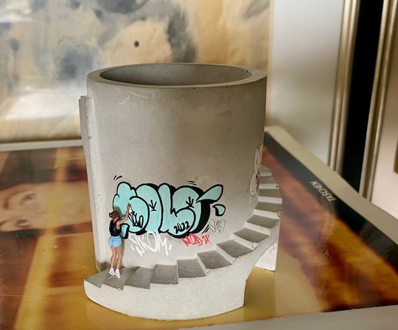 Handmade🤚🎁2025 Street Art Graffiti Planter