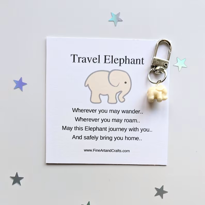 🐘Cream Travel elephant keychain