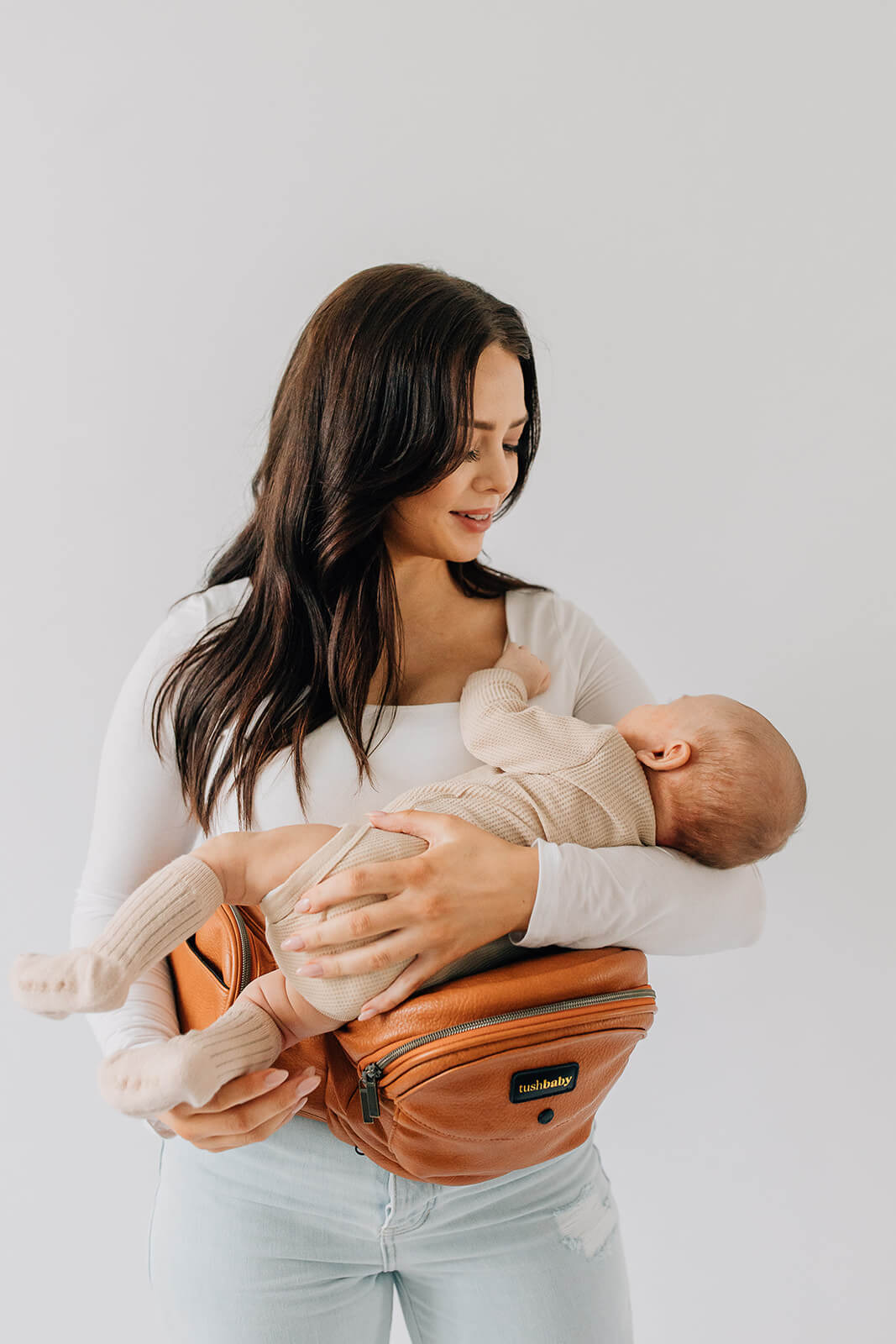 Hands free baby hip carrier