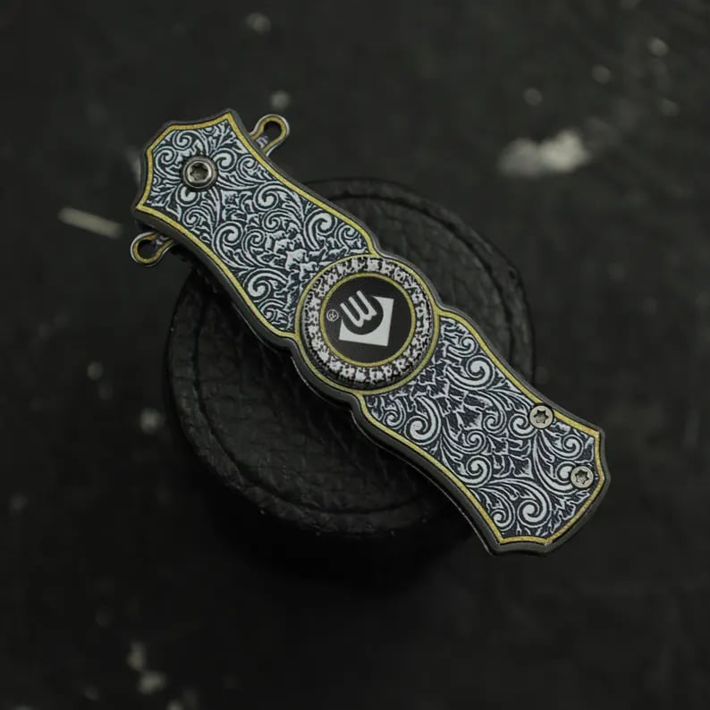 Handcrafted Retro Spinner Pocket Knife – Functional Art in Motion