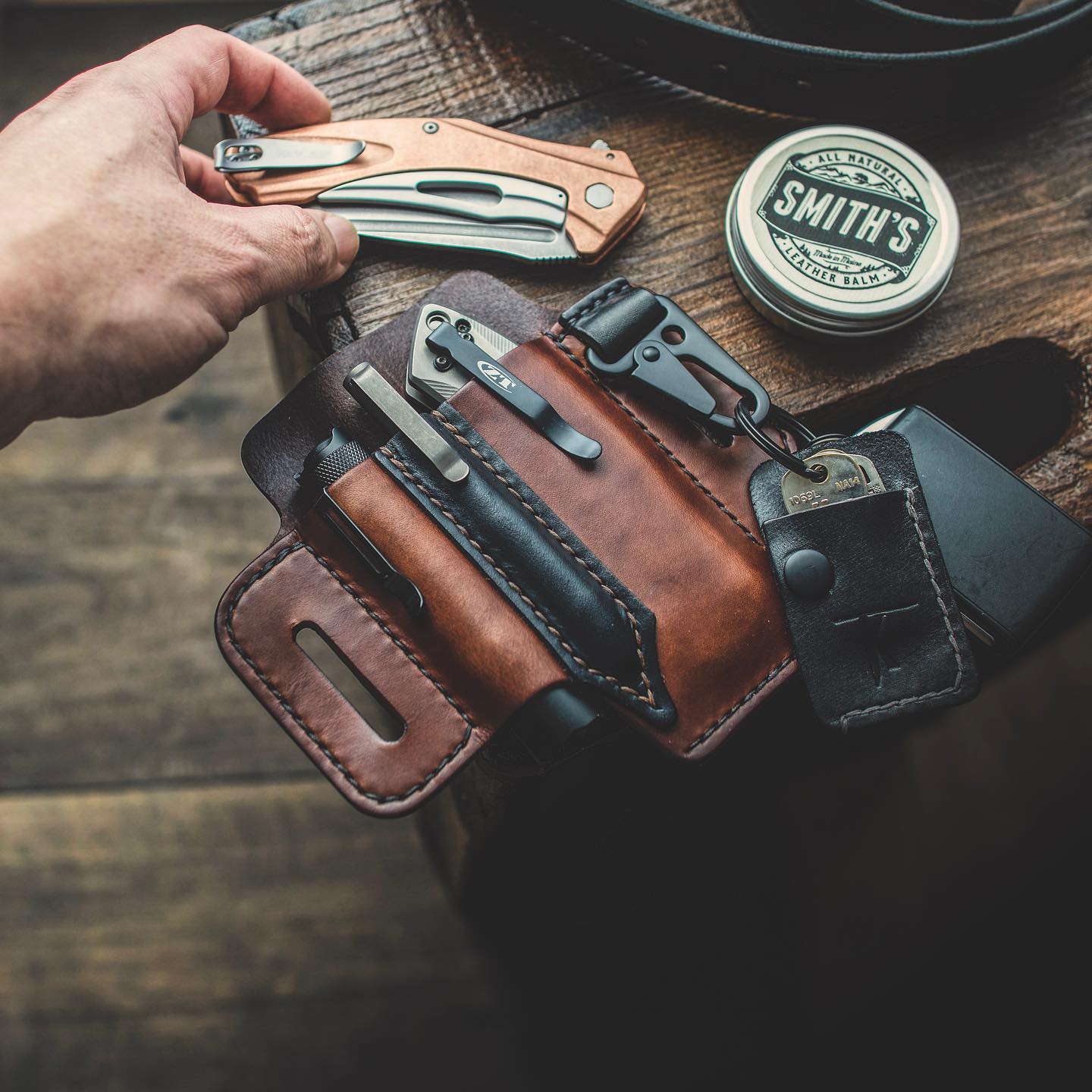 Full-grain Leather EDC Multitool Sheath (𝐉𝐞𝐟𝐟𝐫𝐞𝐲 𝐌𝐨𝐫𝐫𝐢𝐬𝐨𝐧 𝐇𝐚𝐧𝐝𝐦𝐚𝐝𝐞®)