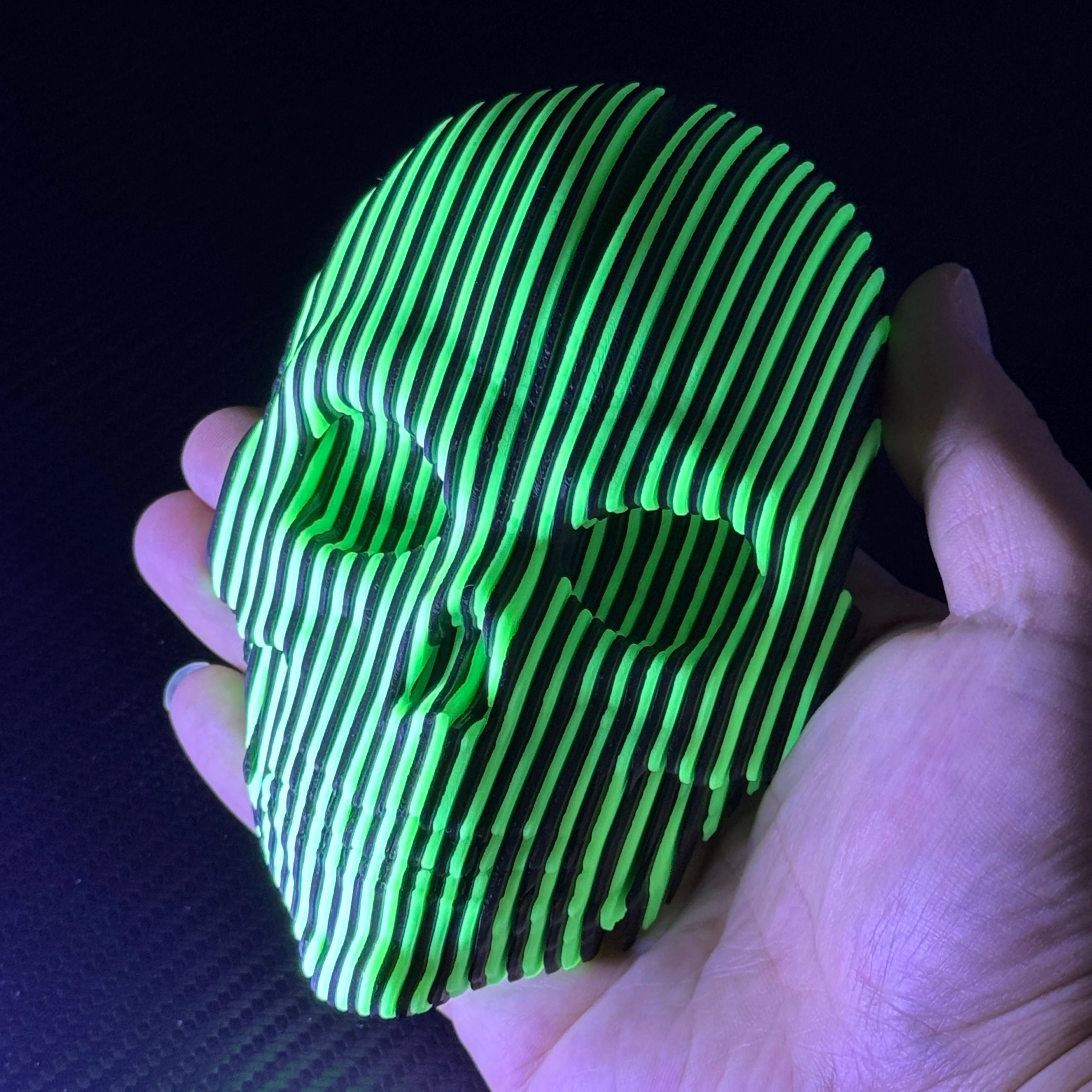 🎁Last Day Sale - 70% OFF🎉Halloween Decor-3D Printed Luminous Quantum Skull , Glow in The Dark Quantum Skeleton Head