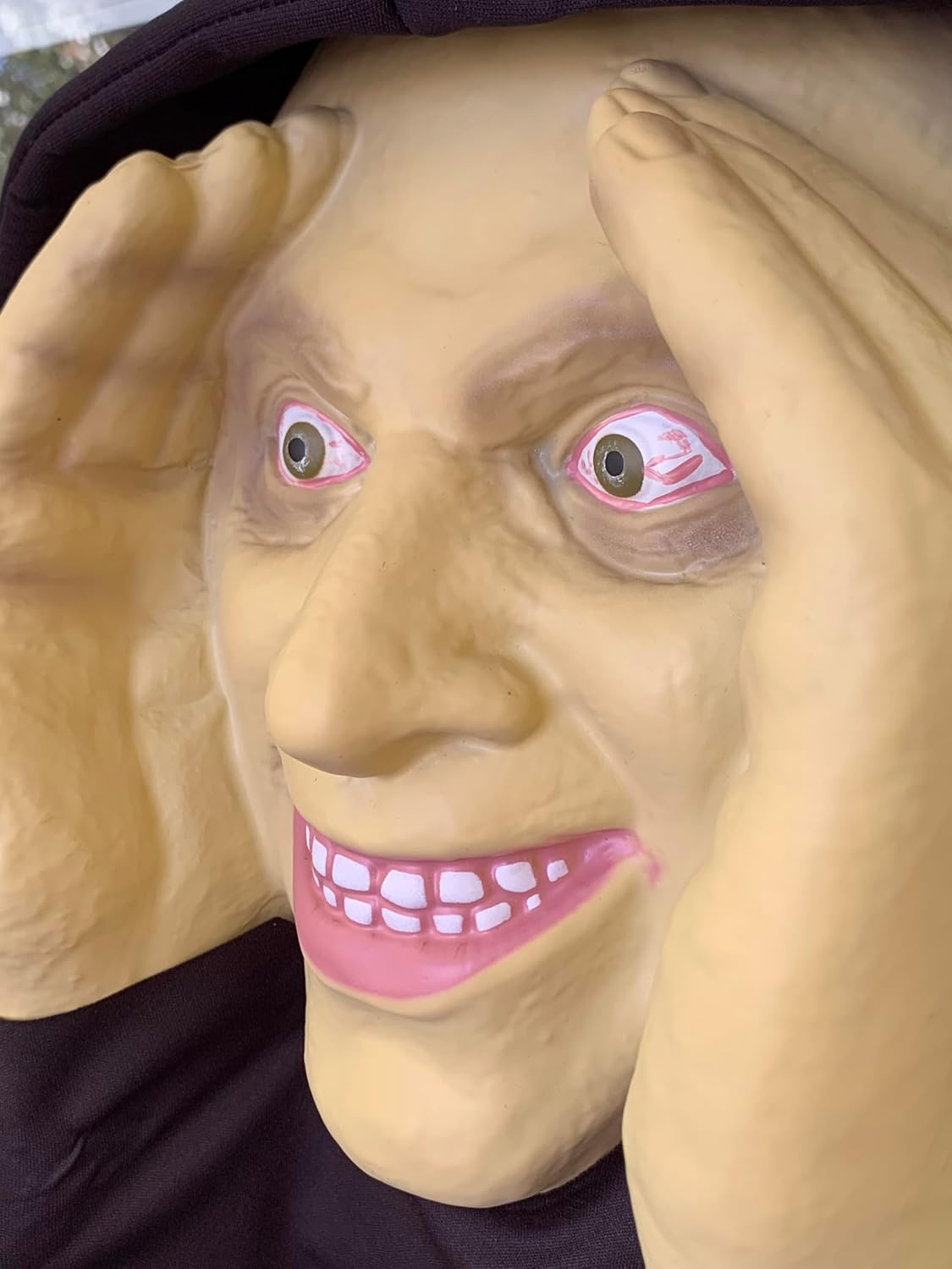 Scary Peeper Window Prop for Halloween Pranks