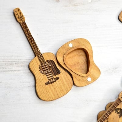 Mini Cute Edition Wooden Guitar Plectrum Case With Guitar Stand(𝐒𝐭𝐞𝐯𝐞 𝐑𝐨𝐬𝐞 𝐇𝐚𝐧𝐝𝐦𝐚𝐝𝐞®)