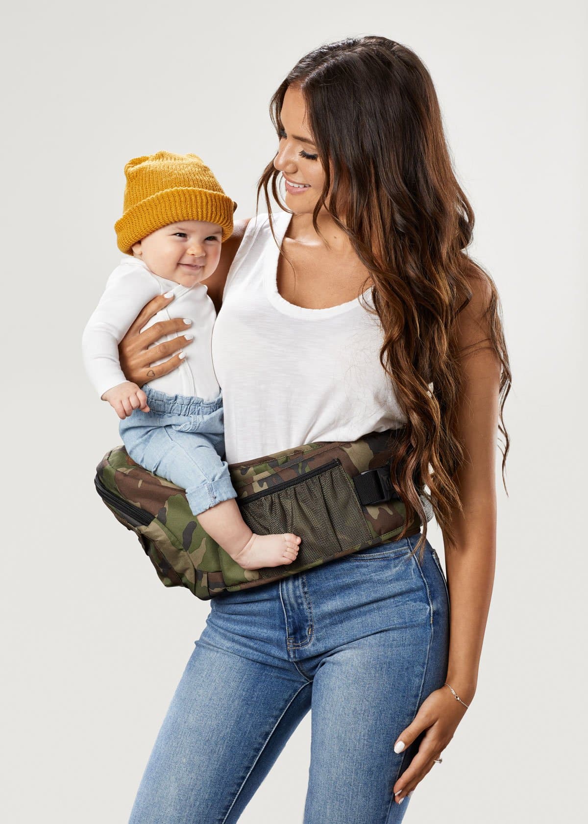 Hands free baby hip carrier