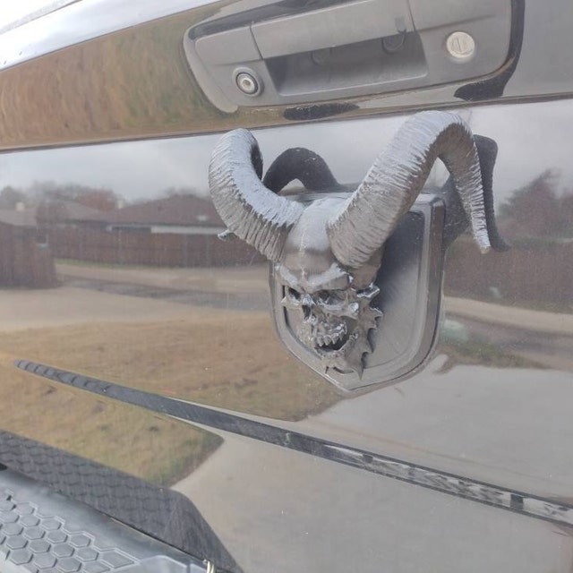 Hood Ram Skull Badge Ornament Emblem