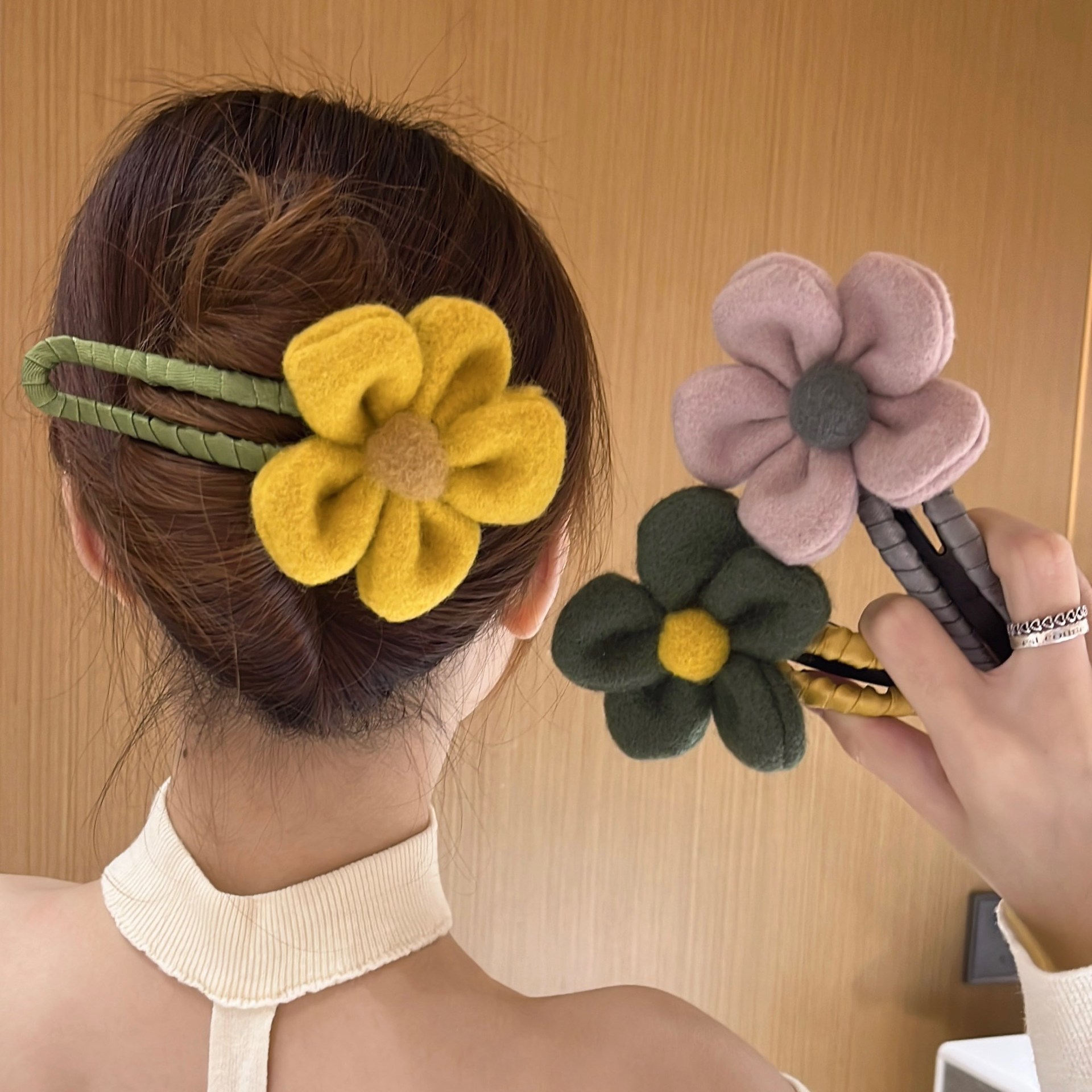 (🎄Christmas Promotion--48%OFF)Plush Flower Hair Clip(Buy 4 get Free shipping)