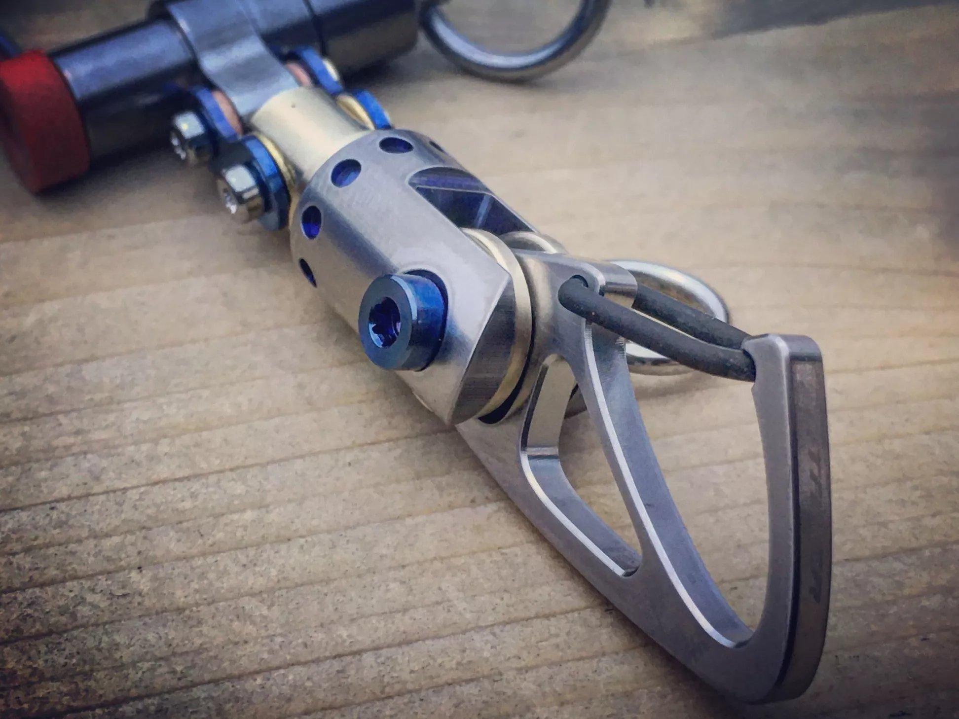 EDC KEYCHAIN BI-CARABINER