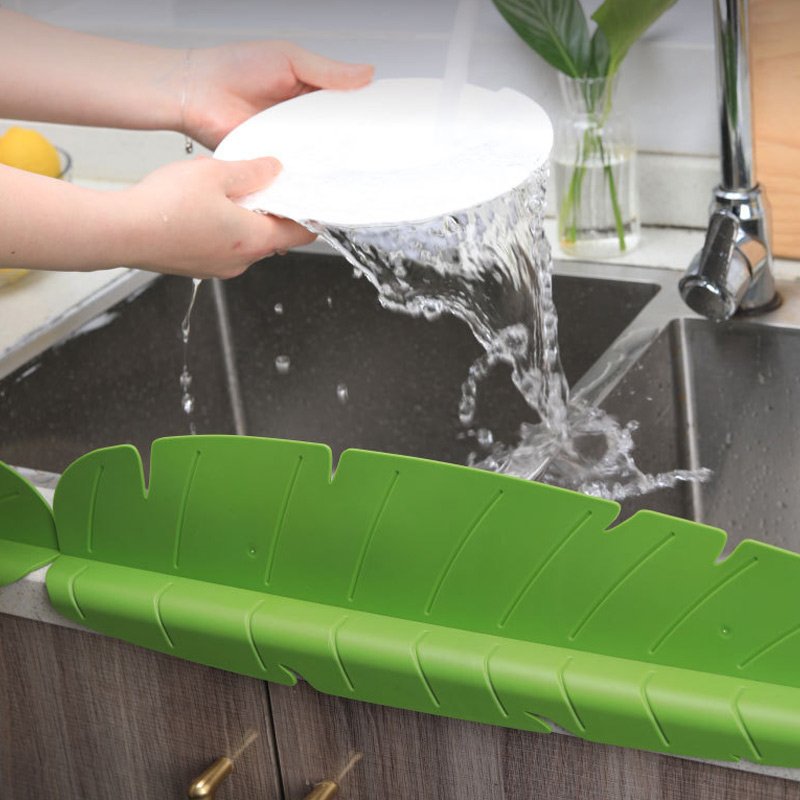 (🔥Mother's Day Hot Sale - SAVE 50%OFF) Banana Leaf Kitchen Sink Water Baffle-Buy 2 Free Shipping