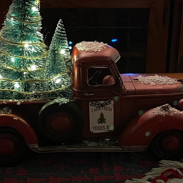🎄Christmas Sale 🔥Red farm Truck Christmas Centerpiece