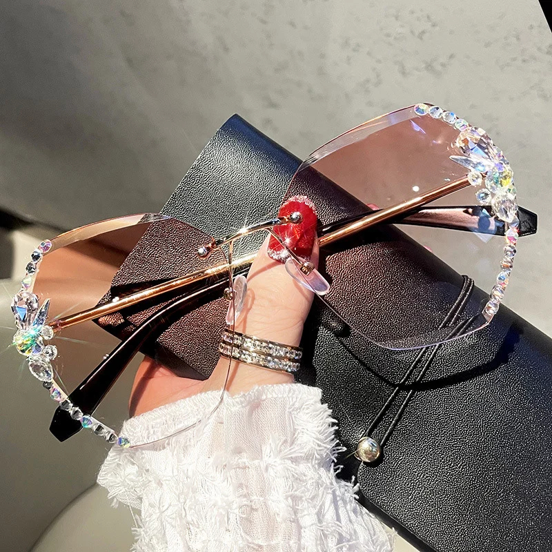 💖Summer Hot Sale-Woman Rimless Diamond Sunglasses