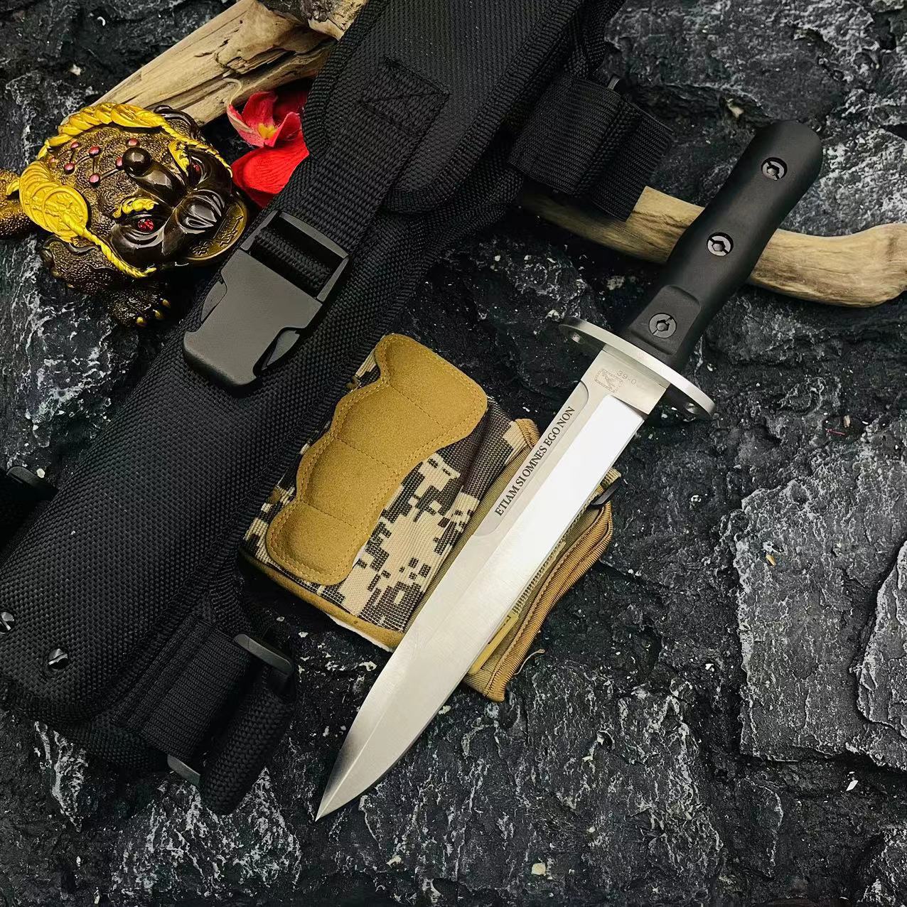 Multifunctional outdoor self-defense knife (with Bandage)