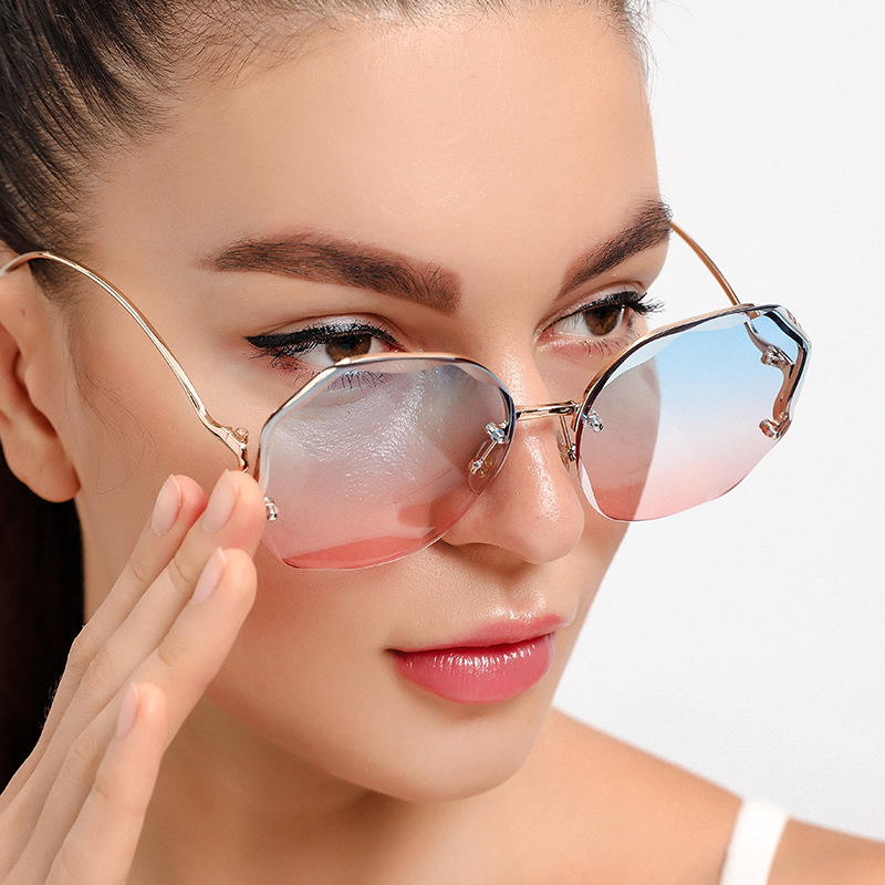 🔥Black Friday Sale 60% OFF -🕶Vintage Ladies Stylish Design Oversized Square Sunglasses For Women