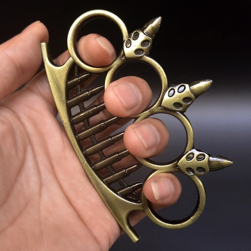 Knuckle Duster – Multi-Functional Survival & Safety Tool
